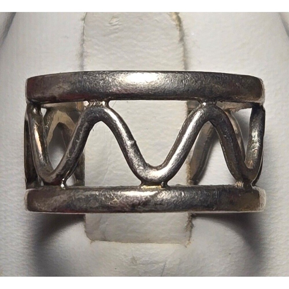 Vintage sterling silver ring sz 6.5